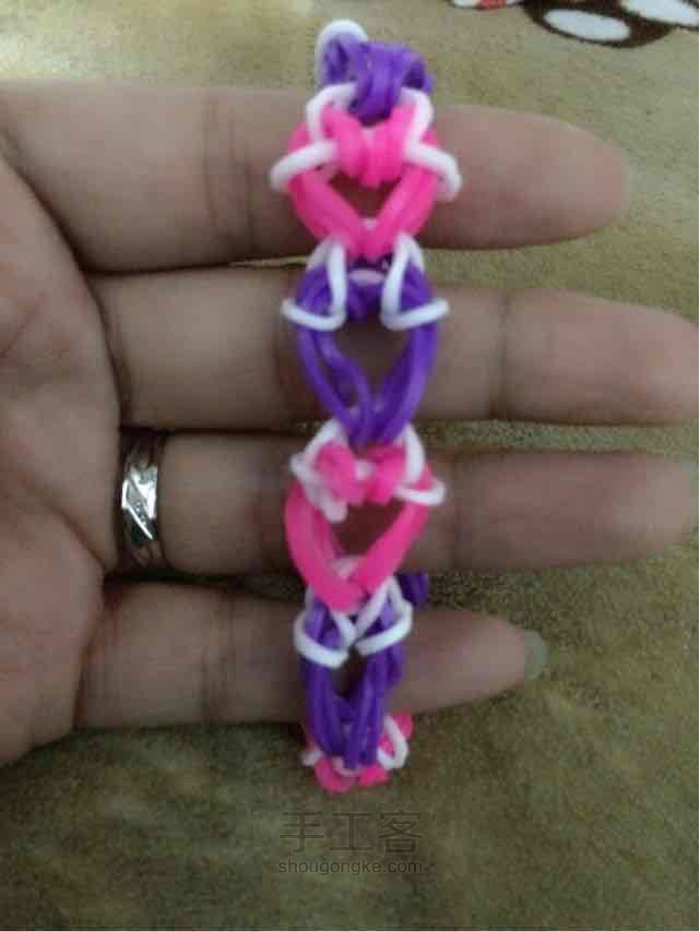 彩虹机之逢合的心手链编织。 第42步