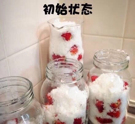 吃货新技能，日本妹子自创草莓糖浆小教程『授权转@日本零距离』 第1步