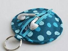 【DIY耳机包】不用的碎布就能做，装耳机可以，也可以装零钱啊硬币啊~（转）