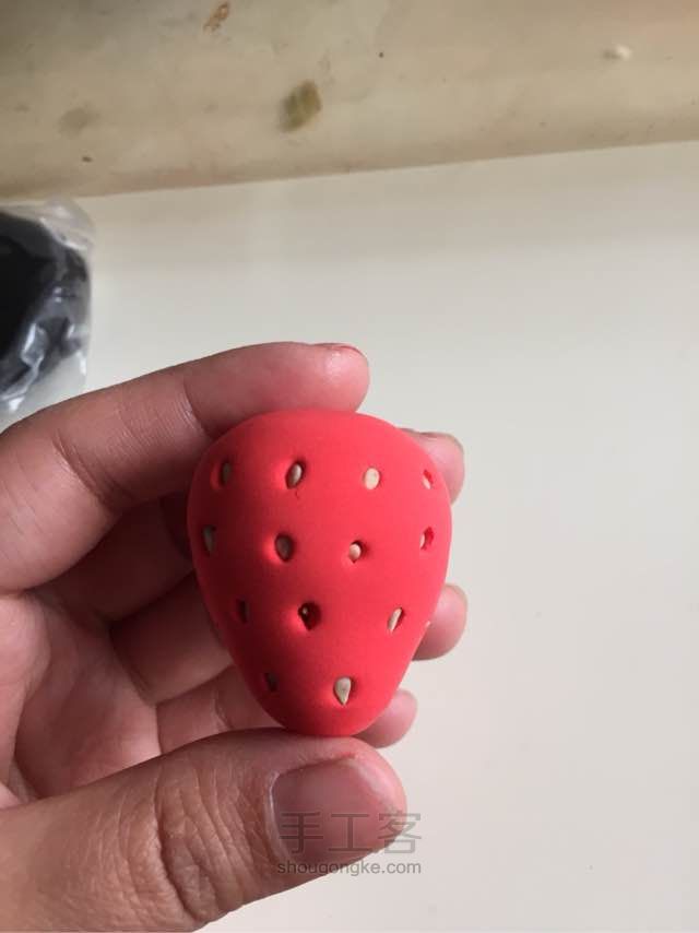 太空泥做的仿真草莓 第3步
