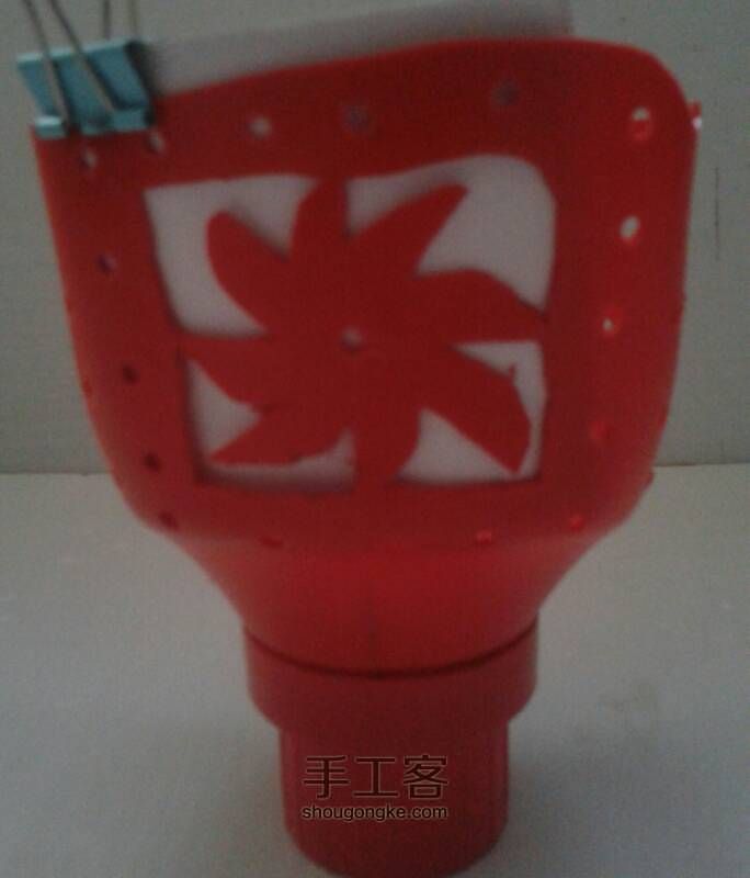 洗衣液桶改艺术花盆 第7步
