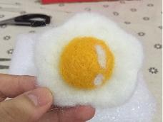 热气腾腾羊毛毡荷包蛋