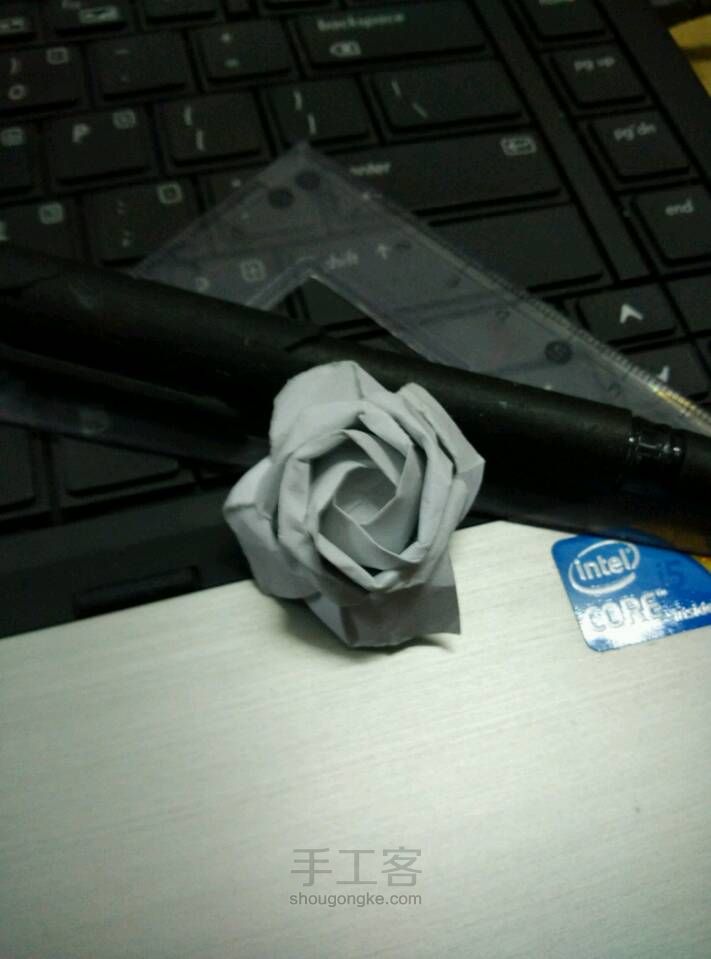 纸玫瑰之黑玫瑰折法 第48步