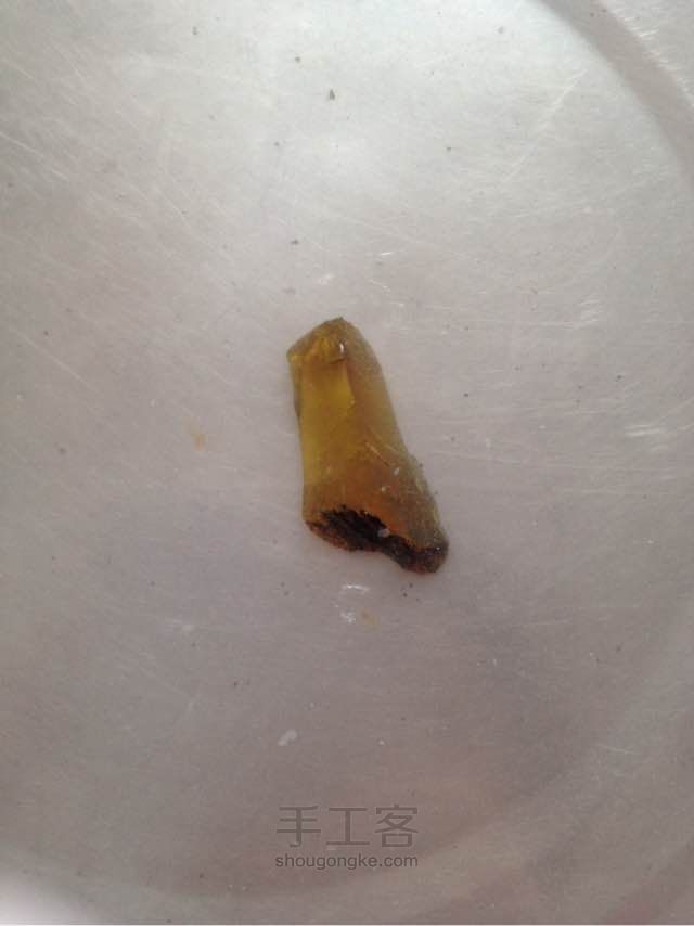 金珀吊坠制作教程 第1步