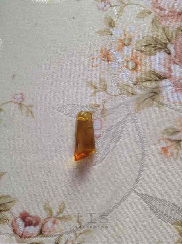 金珀吊坠制作教程 第11步