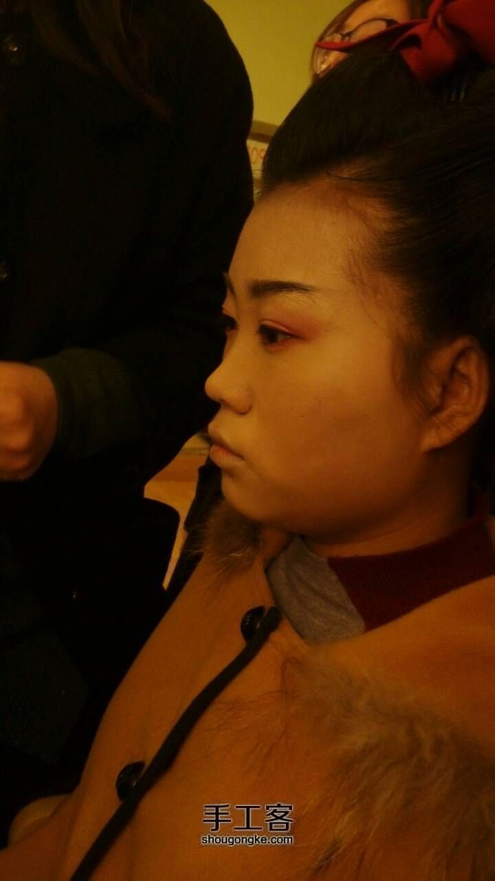 开心化妆课之日本艺妓妆容发型 第28步