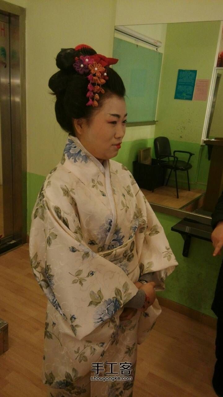 开心化妆课之日本艺妓妆容发型 第34步