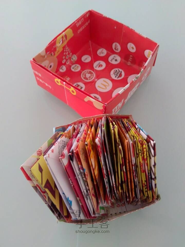 【原创教程】折一个实用的小纸盒 第1步