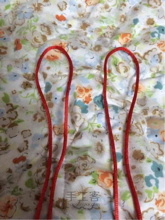 红绳编织之岁岁平安。 第2步