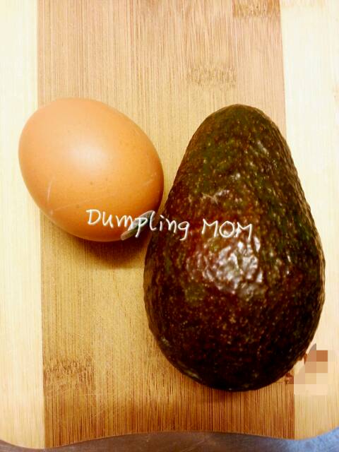 【Dumpling MOM】牛油果烘蛋 第1步