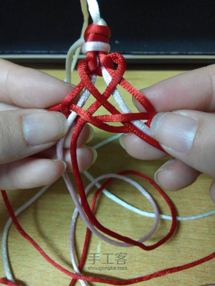 心形编织手链制作教程 第22步
