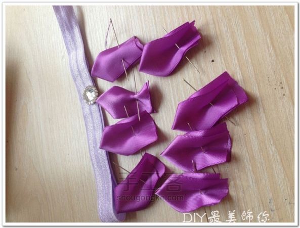 紫色双层花朵发带制作教程 第3步