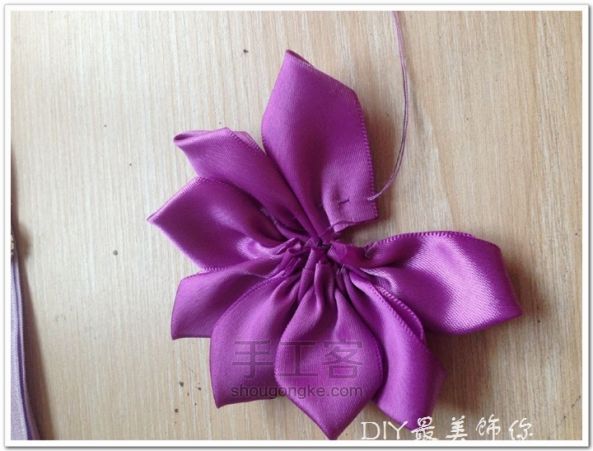紫色双层花朵发带制作教程 第5步