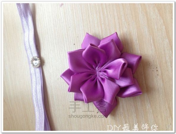 紫色双层花朵发带制作教程 第8步