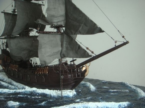 分享了一篇教程：古帆船制作—黑珍珠号[模型]

历经四个月，终于完成了！！
自己鼓掌, 聊以自慰~~ 第5张
