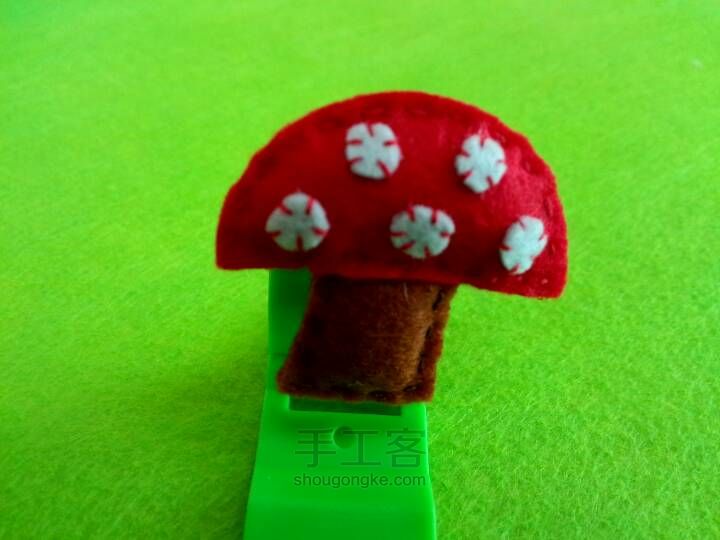 走进森林，亲近大自然！（不织布小蘑菇发夹） 第8步