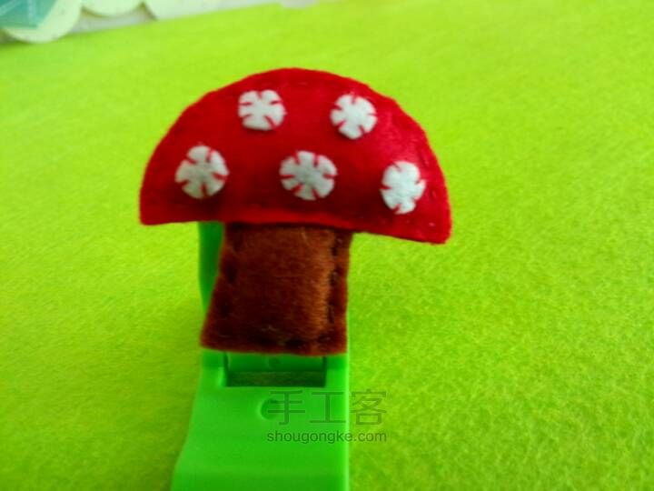 走进森林，亲近大自然！（不织布小蘑菇发夹） 第9步
