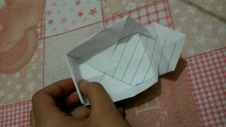 可耐滴小盒子 折纸教程 第9步