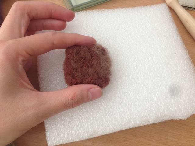 肉肉随身带（羊毛毡胸针） 第3步