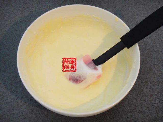 【烤箱美食】蓝莓轻乳酪蛋糕 第16步