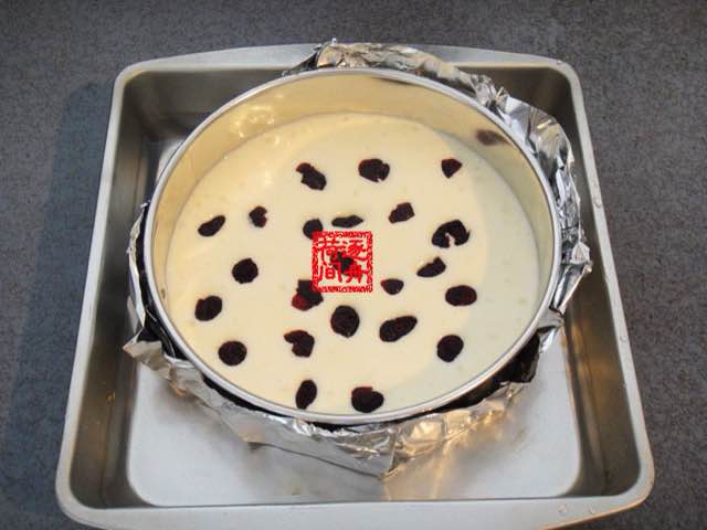 【烤箱美食】蓝莓轻乳酪蛋糕 第20步