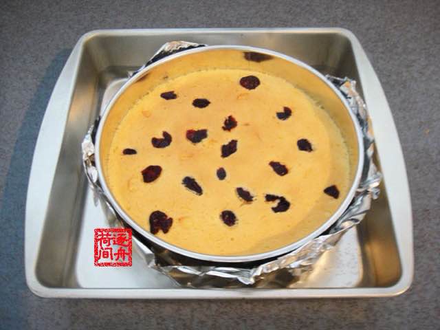 【烤箱美食】蓝莓轻乳酪蛋糕 第22步