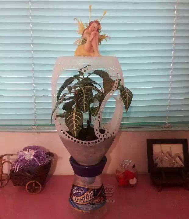 【转贴教程】洗衣液瓶子改花盆 第6步