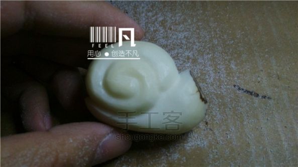 【非凡工作室】做一只萌萌的蜗牛象牙果手作 第6步