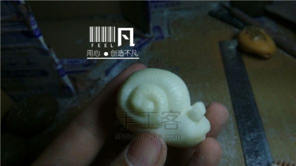 【非凡工作室】做一只萌萌的蜗牛象牙果手作 第11步