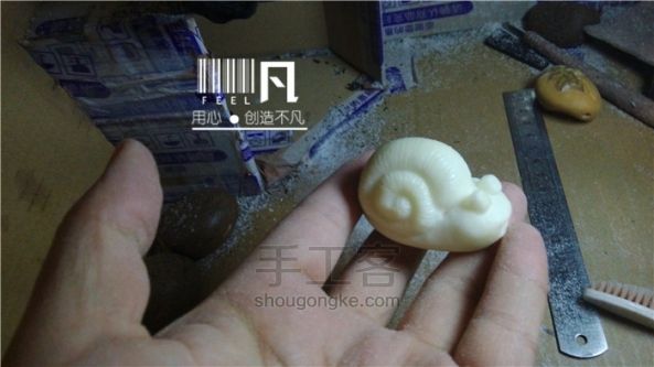 【非凡工作室】做一只萌萌的蜗牛象牙果手作 第12步