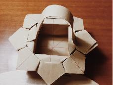 很简单的一款折纸花篮～