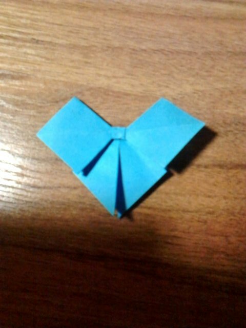超级简单的蝴蝶结折纸装饰 第20步