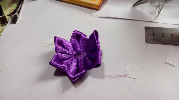 紫色珍珠花瓣发圈～美美哒 第10步