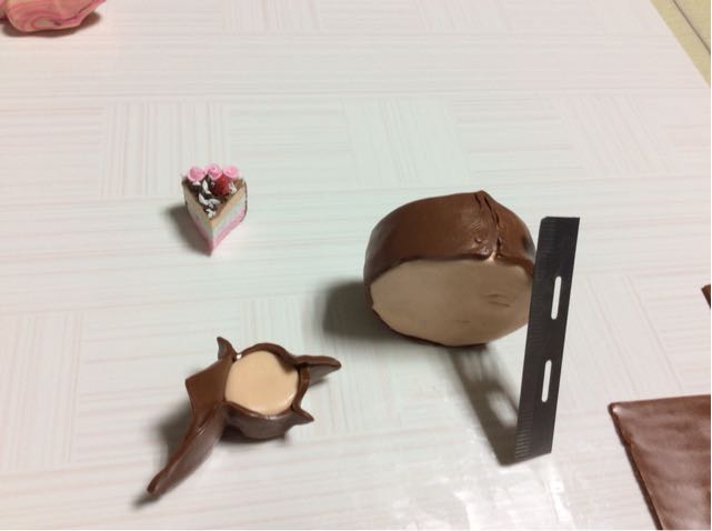 懒兔子软陶饰品草莓巧克力蛋糕教程 第8步