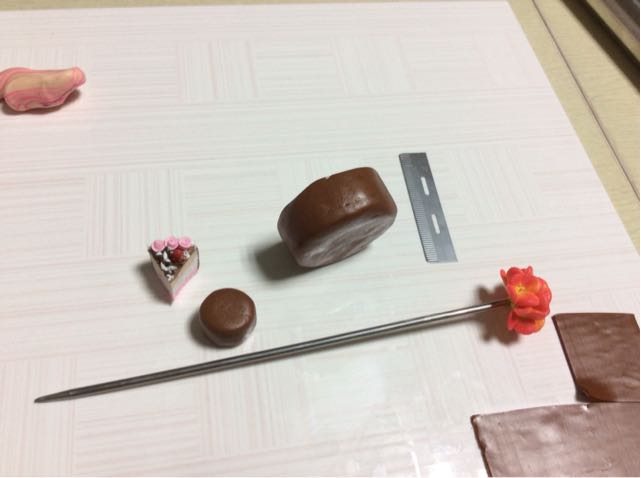 懒兔子软陶饰品草莓巧克力蛋糕教程 第9步