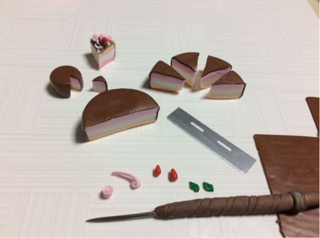 懒兔子软陶饰品草莓巧克力蛋糕教程 第11步