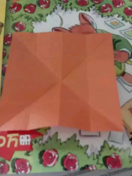 简易折纸 收纳盒君😏 第3步
