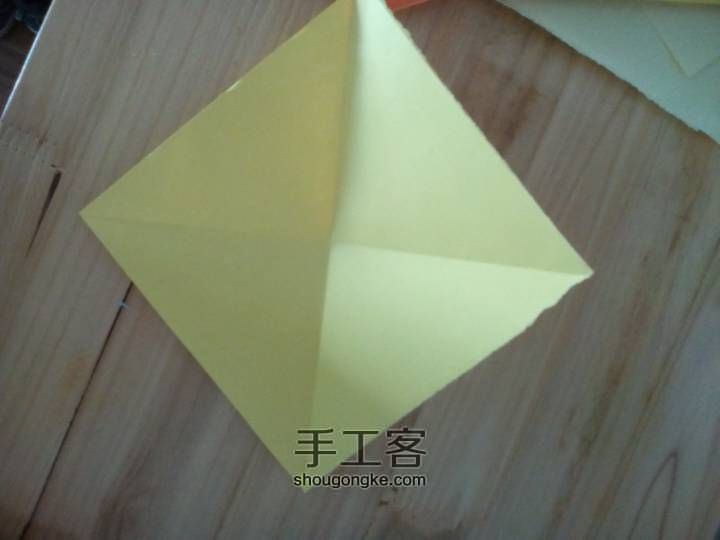 创意的折纸灯笼 第3步