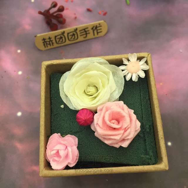迷你永生花盒的制作微世界 第2步