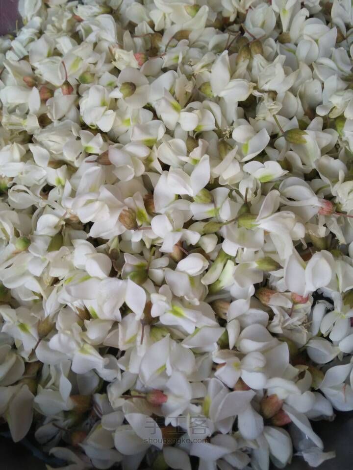 香甜槐花饭 第3步
