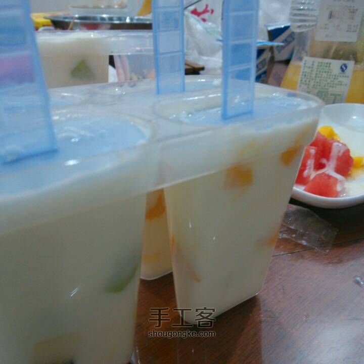 回归教程✨酸奶水果冰棒✨ 第3步