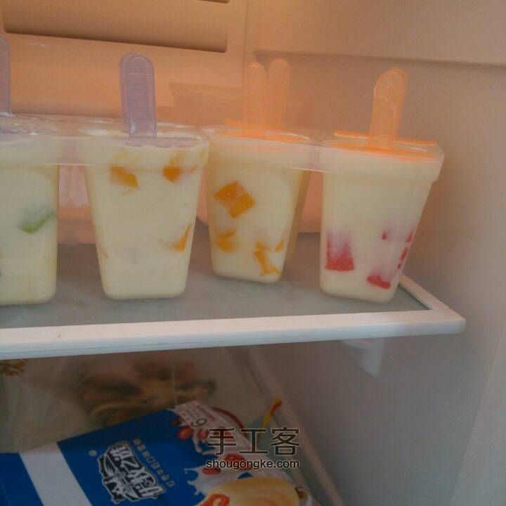 回归教程✨酸奶水果冰棒✨ 第5步