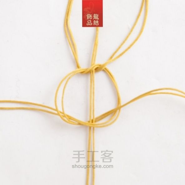 教大家编一条简单的手链---三朵花 第4步