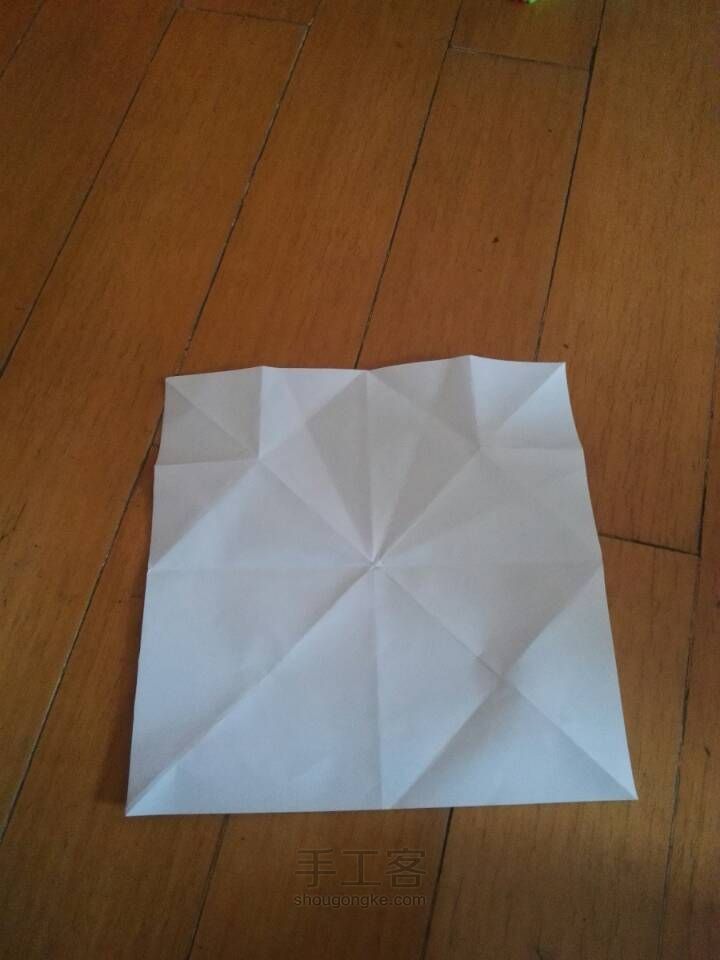 萌萌折纸盒 第1步