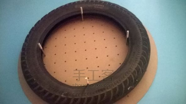 废旧轮胎的妙用 DIY小桌子 可移动式 第4步