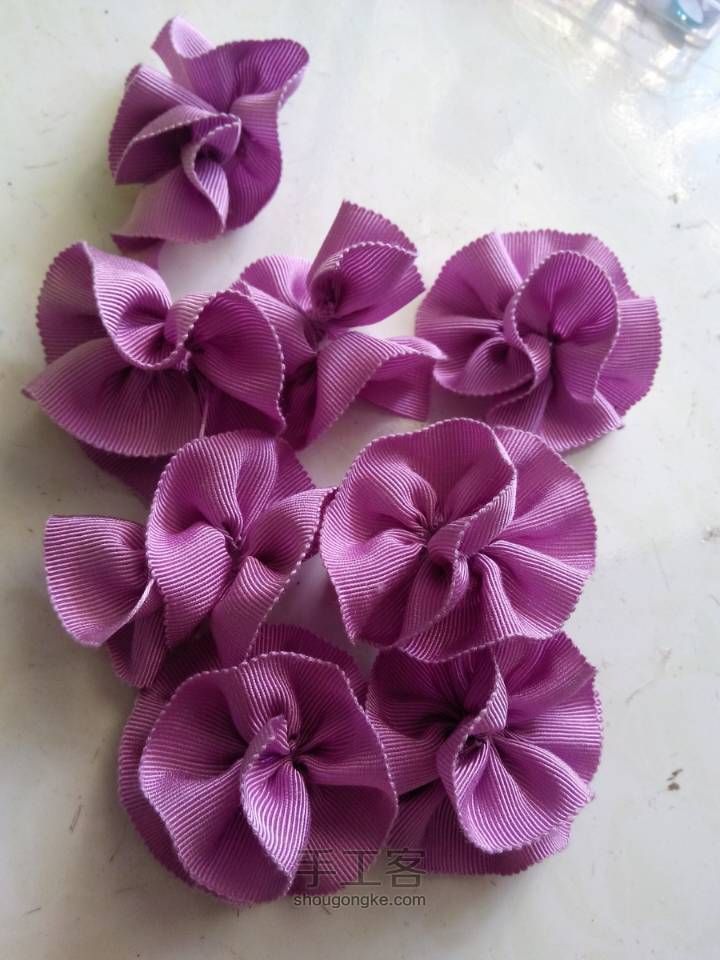 温馨浪漫的紫色小花 第4步