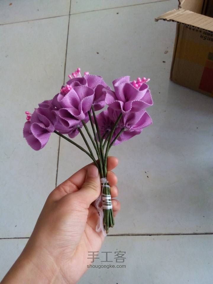 温馨浪漫的紫色小花 第9步