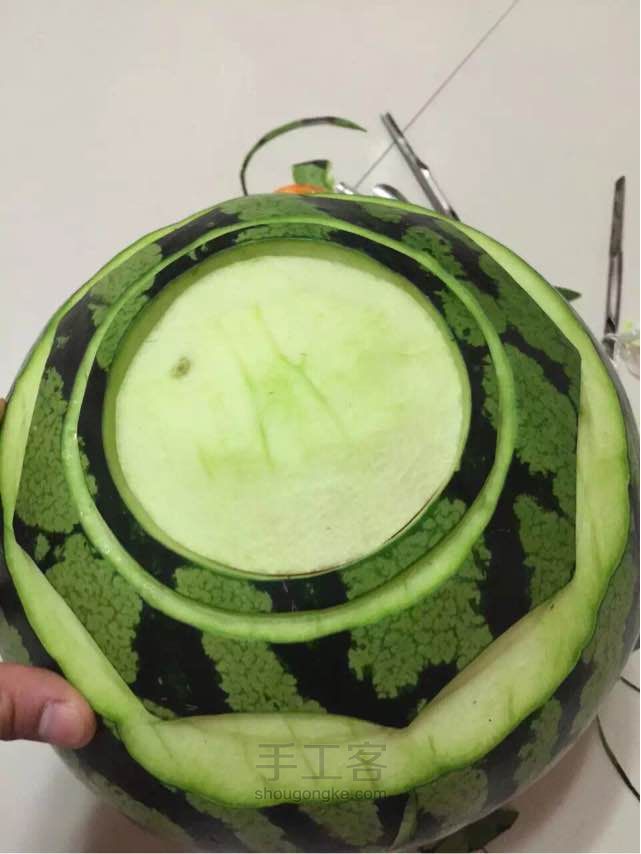 西瓜雕刻 第2步