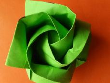 我觉得这种玫瑰花的折法是我见过的最简单的折法了，希望大家都能学会！
