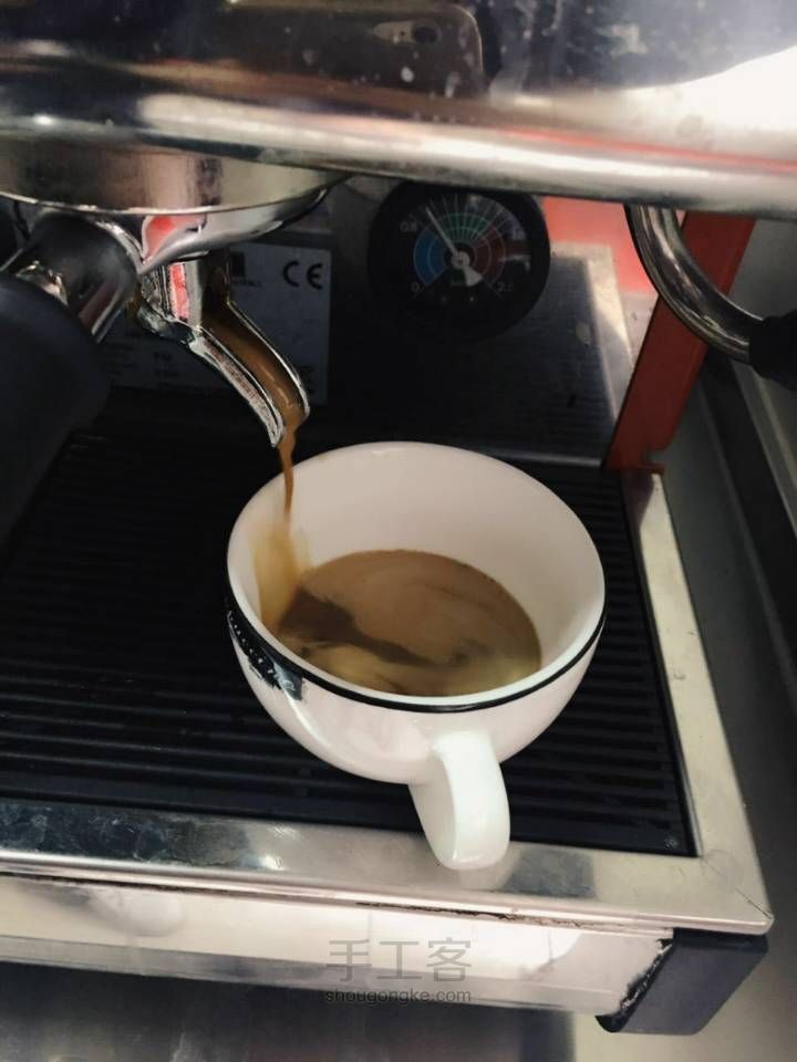 咖啡制作意式咖啡卡布奇诺 第5步